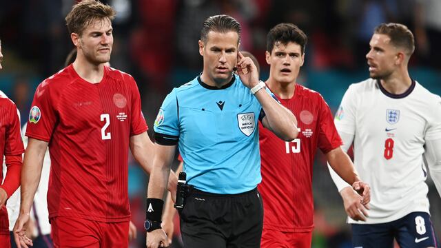 La polémica semifinal de la Eurocopa entre Inglaterra y Dinamarca se llenó de memes.