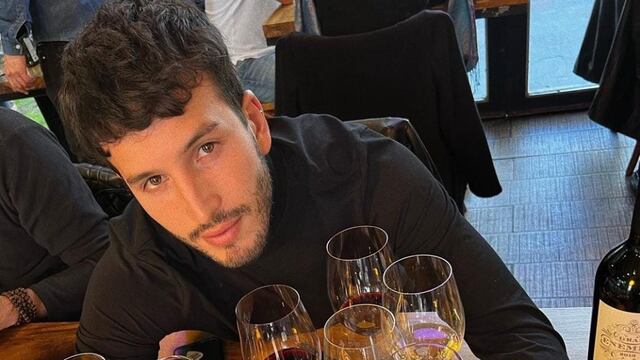 Sebastián Yatra hizo la previa a su show en un restaurante de Maipú.