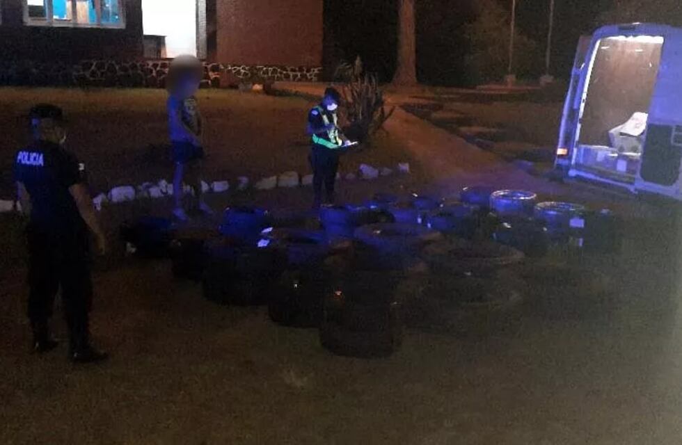 El Alcázar: incautan neumáticos de contrabando