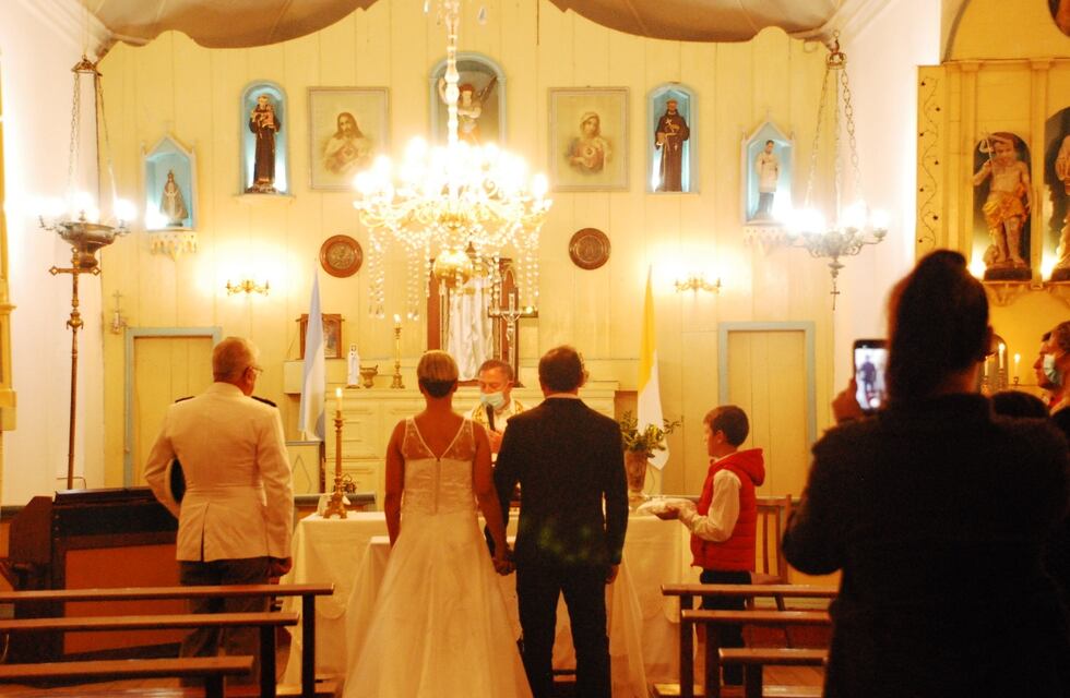 Emocionante: celebraron una boda en Colonia Nievas después de 20 años