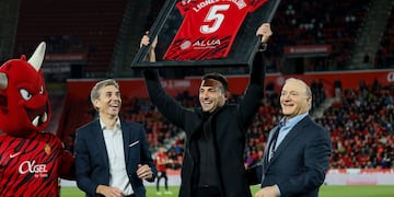 El homenaje a Scaloni en Mallorca.