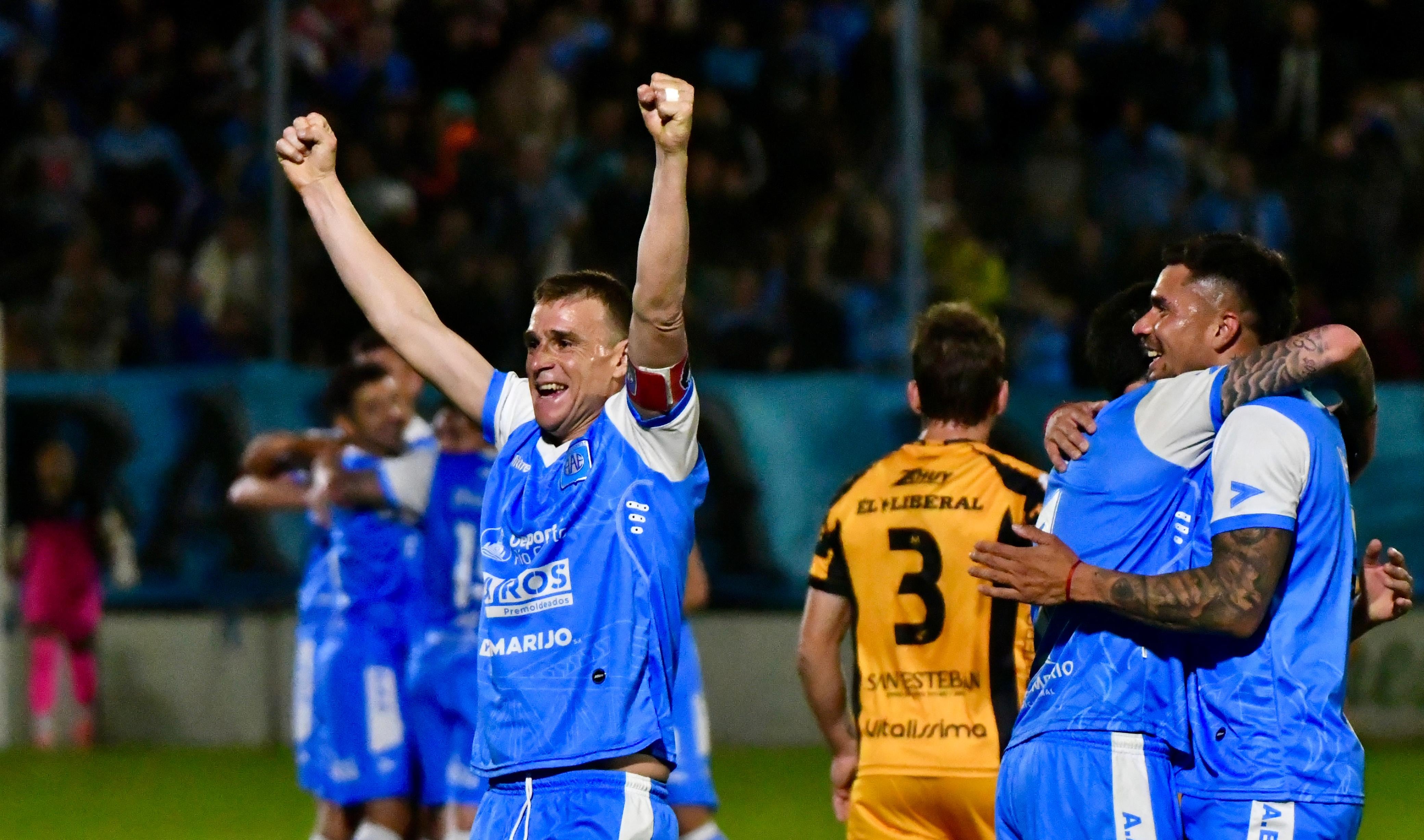 Estudiantes de Río Cuarto le ganó a Mitre en la Primera Nacional. (Tomy Fragueiro / La Voz)