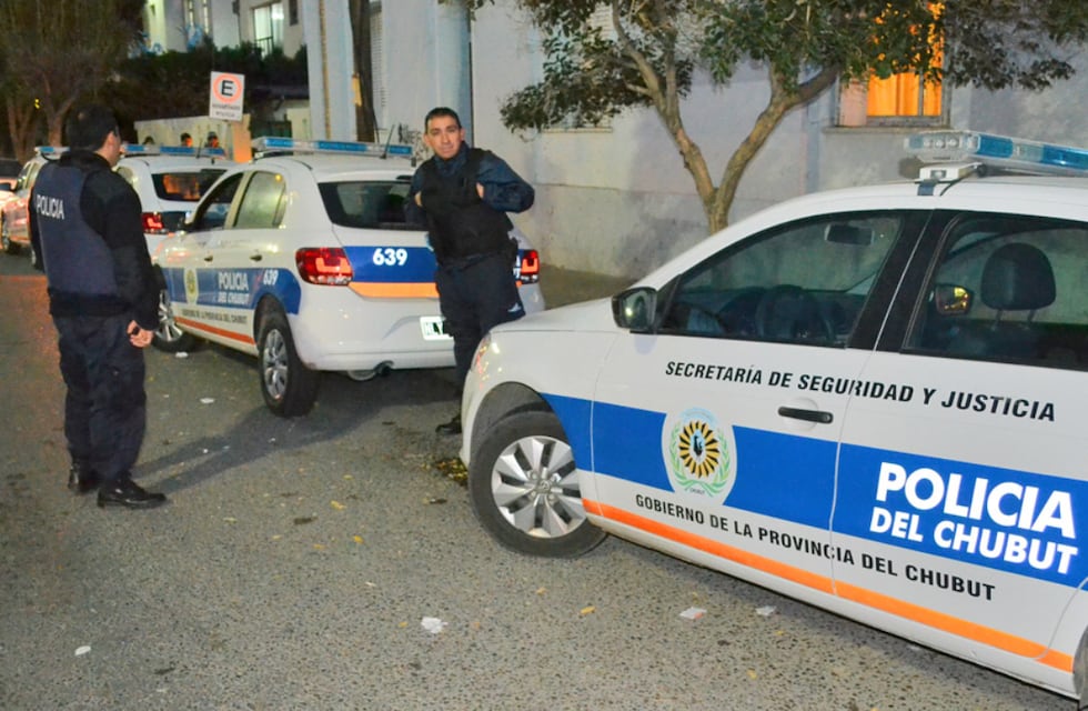 Comodoro: un hombre atacó a su pareja, la policía lo detuvo, pero ella se escapó antes de realizar la denuncia