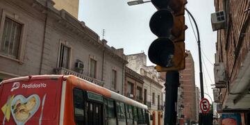 Semáforos afectados por el corte de luz en Córdoba (Antonio Carrizo/LaVoz).