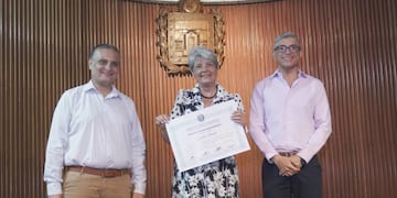 El Concejo rindió homenaje a la profesora Griselda Barale por su libro «El horror que persiste» y se inauguró la muestra «1983-Siempre».