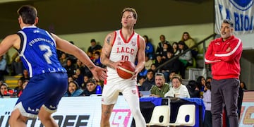 Instituto dejó en el camino a Riachuelo y en semifinales enfrentará a Regastas (Prensa Riachuelo).