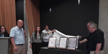 Se realizó la presentación de un libro que rescata la historia de Puerto Iguazú.