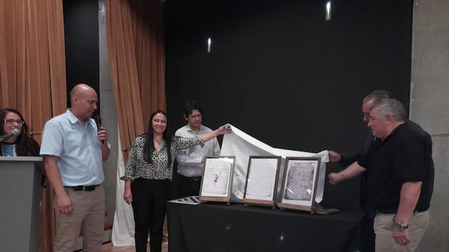 Se realizó la presentación de un libro que rescata la historia de Puerto Iguazú.