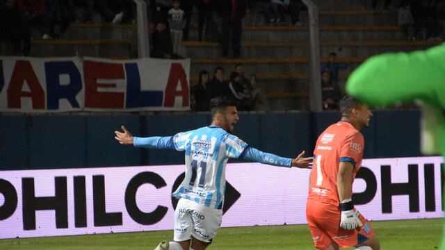 Leandro Fernández y Calidad Rodríguez, claves para que Racing avanzara a los 16avos de la Copa (Prensa Copa Argentina).