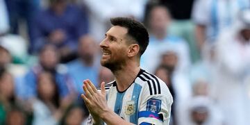 Messi, asumió la derrota y salió a bancar al grupo a pesar de perder en el debut (AP)