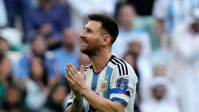 Messi, asumió la derrota y salió a bancar al grupo a pesar de perder en el debut (AP)