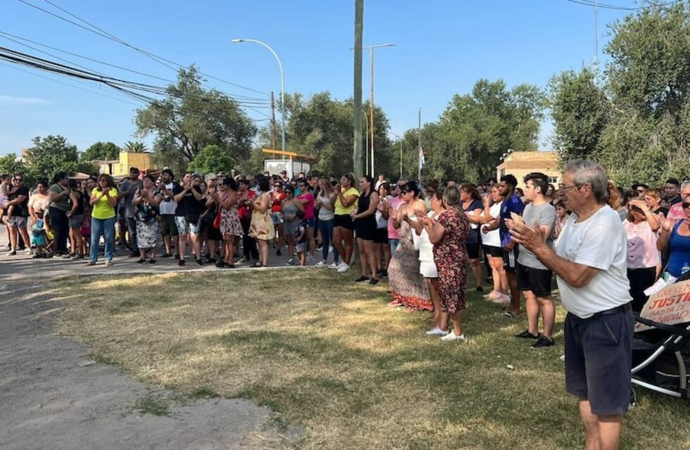 Vecinos de Malagueño reclamaron justicia por el motociclista asesinado y avanzaron hasta la vivienda del asesino