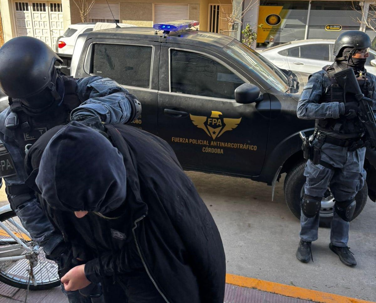 La FPA detuvo a un hombre y cerró un punto de venta de droga en Arroyito
