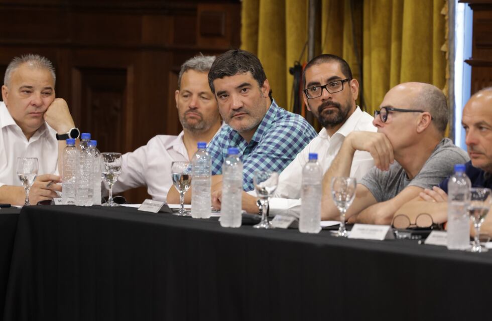 Aristimuño y otros intendentes estuvieron reunidos con Kicillof, hay preocupación