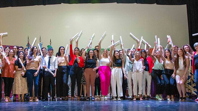 Acto de colación de la UPSO Punta Alta en el Teatro Colón