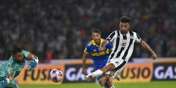 Michael Santos y la jugada del 1 a 0 de Talleres ante Boca. Estaba habilitado. (Facundo Luque / La Voz).