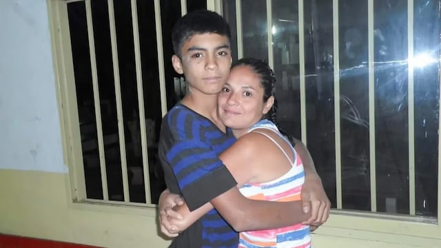 Rodrígo, la víctima de gatillo fácil en Córdoba, junto a su mamá Gabriela