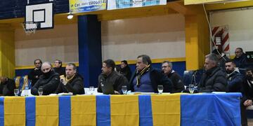 El presidente Rodolfo Di Pollina encabezó el encuentro en la subsede del Cruce Alberdi.