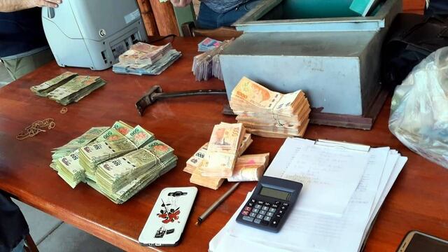 Detuvieron a 7 integrantes de una banda que se dedicaba a violentos asaltos en San Rafael. La Policia incautó $2.500.000. Foto Media Mendoza.