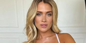 Cami Homs presumió su panza de embarazada con un vestido estampado y marcó tendencia con el look del verano