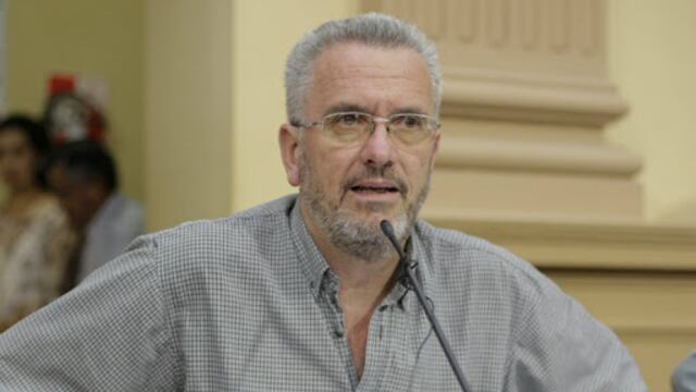 El legislador se retiró de la sesión en la que se habilitó a Salta a negociar la compra de vacunas contra el Covid-19 de forma directa.