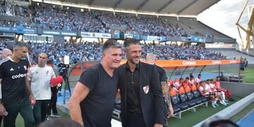 El Luifa Artime con Martín Demichelis, en la previa del Belgrano-River (La Voz).