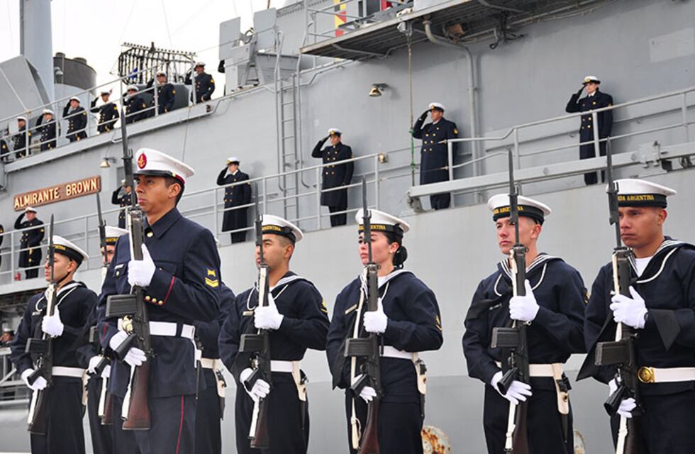 La ceremonia central por el Día de la Armada Argentina fue en Puerto Belgrano