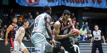 Taya Gallizzi y Eric Anderson, duelo en la pintura en la final de la Supercopa de la Liga entre Instituto y Quimsa. (Marcelo Endelli /Liga Nacional)