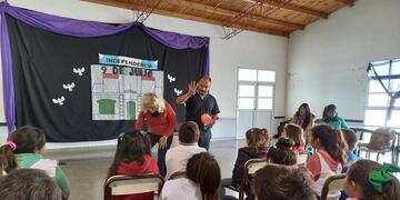 Integrantes del Centro de Atención Primaria brindaron una charla en el Barrio Ruta 3 Sur