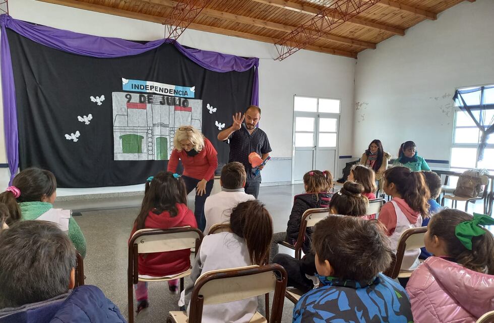 Integrantes del Centro de Atención Primaria brindaron una charla en el Barrio Ruta 3 Sur