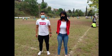 La directora general de Deportes y Recreación del municipio, Cristina Conde, y el director de Deportes, Gustavo Caliva, presenciaron el desarrollo de la jornada de triple actividad en la zona de parque San Martín.