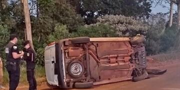 Accidente en Oberá dejó daños materiales.