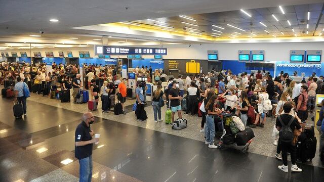 En Aeroparque, este miércoles, se produjo una amenaza de bomba y debió ser evacuado. Foto: Gentileza