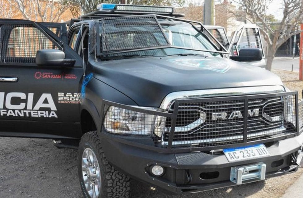 Fundieron la camioneta más costosa de la Policía de San Juan por buscar a un caballo:serán investigados