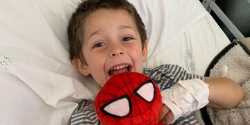 Santino. Comenzó a recibir un tratamiento de quimioterapia en Córdoba capital (Gentileza).