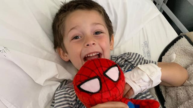 Santino. Comenzó a recibir un tratamiento de quimioterapia en Córdoba capital (Gentileza).