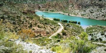 Zona donde construirán la represa El Baqueano en el río Diamante en San Rafael.