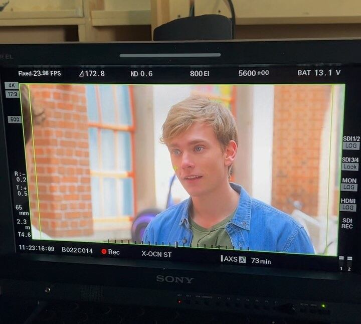 Teo es actor como su papá.