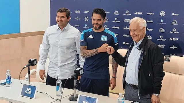 Fernando Gago, Rubén Capria y Víctor Blanco buscan más refuerzos para Racing en medio de duros cuestionamientos.