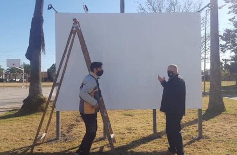 El mural de un grande en manos de un gran artista: homenaje a Scaloni en Pujato