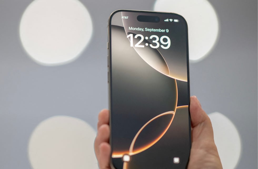 ¿Conviene comprarlo en el exterior y traerlo a Argentina?: esto es lo que cuesta un iPhone 16 sin impuestos