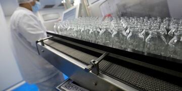 Científicos del Instituto de Ciencias Biomédicas de la Universidad de Georgia descubrieron un fármaco para combatir la transmisión del coronavirus.