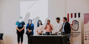 Herrera Ahuad acompañó la apertura de la charla sobre Violencia Contra las Mujeres