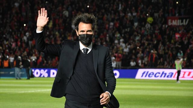 El entrenador del Negro se mostró feliz durante el festejo del título en el Cementerio de los Elefantes.