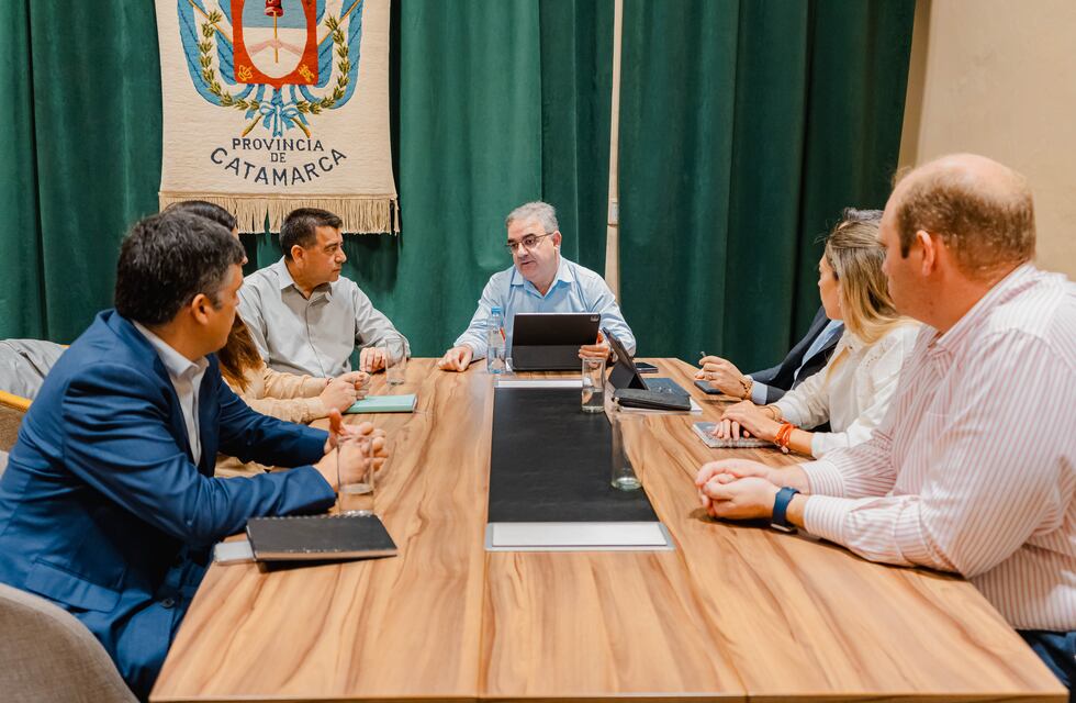 Crisis en la coparticipación: intendentes se reunirán con Jalil ante la baja del 40%