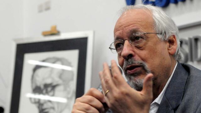 Tras el relato del periodista Horacio Verbitsky se destapó el escándalo del  "vacunatorio VIP". Imagen de archivo / Los Andes