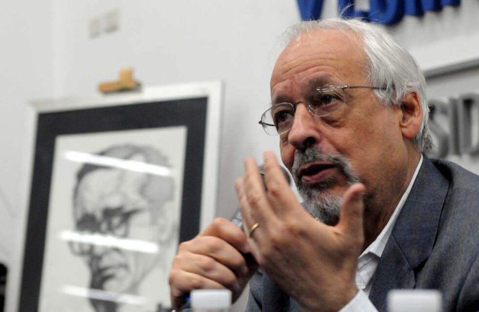 Según declaró el director del Posadas, el vacunatorio VIP se armó para atender a Horacio Verbitsky