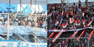 Los hinchas de Racing y de Instituto, con otra ubicación en el Kempes (archivo La Voz).