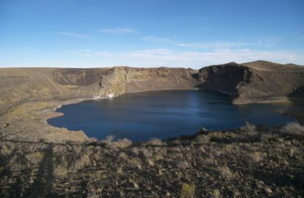 Laguna Azul suma atractivos a la travesía hasta a la Reserva Geológica Provincial