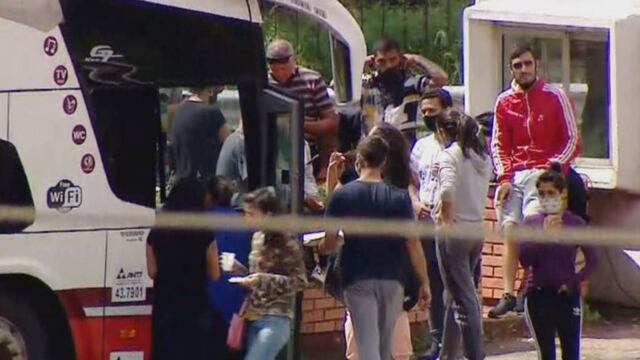 Los varados están recibiendo comida del Consulado. (Foto: Captura TN)